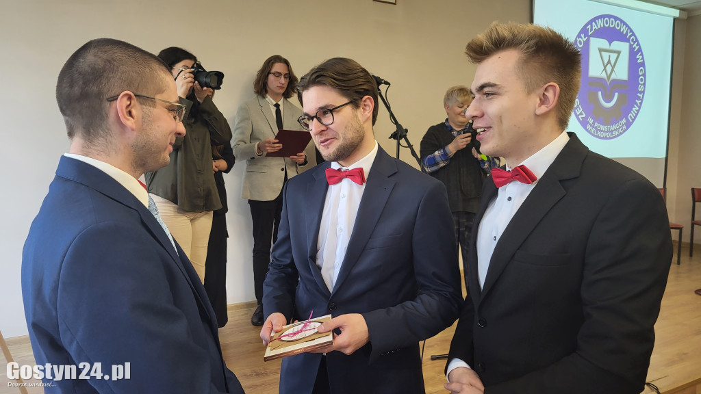 Absolwenci ZSZ odebrali świadectwa