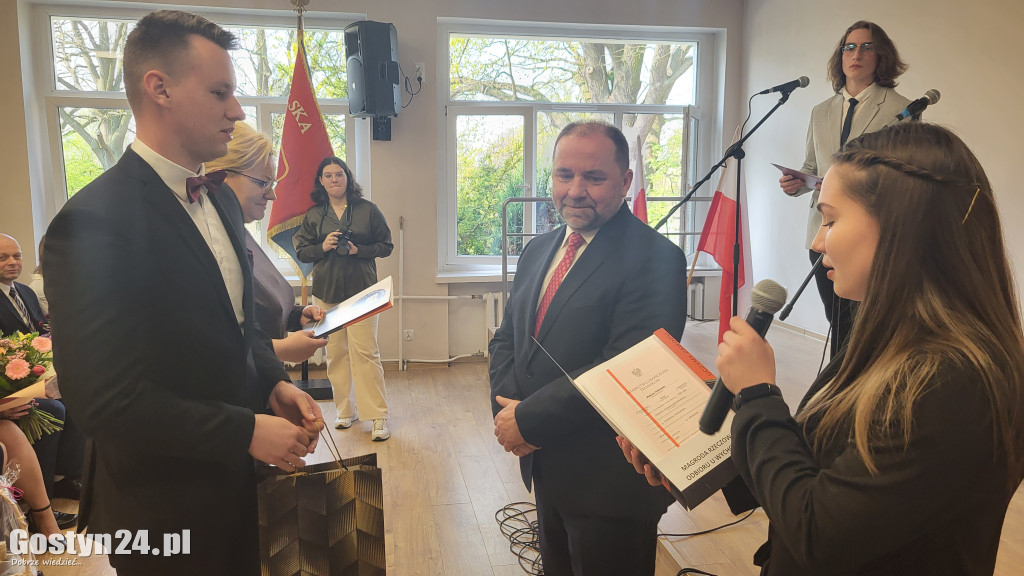 Absolwenci ZSZ odebrali świadectwa
