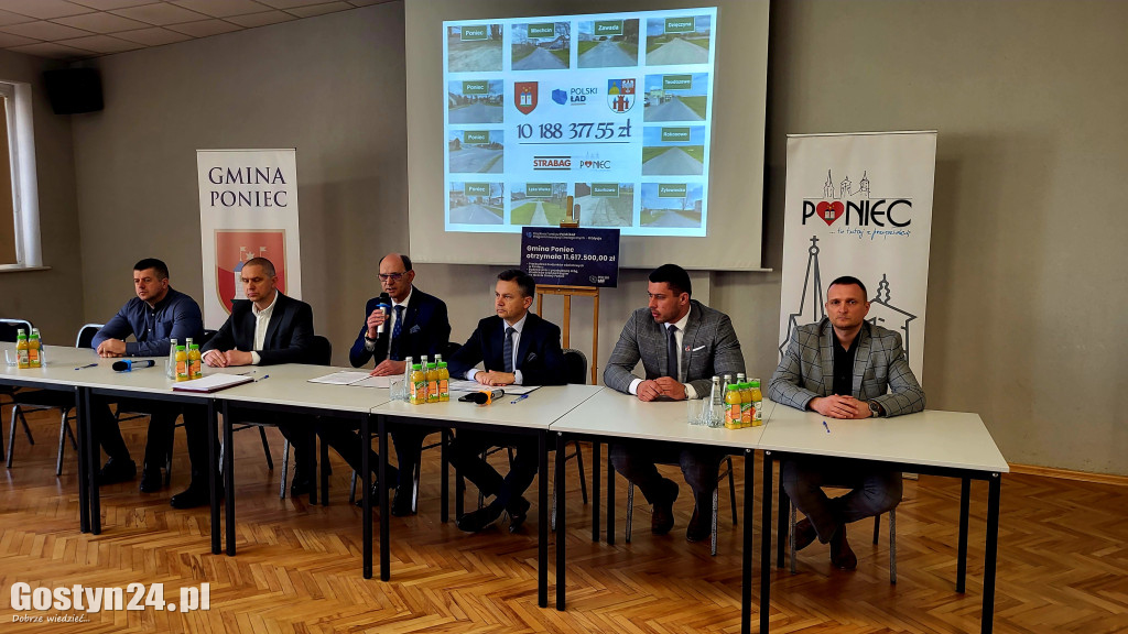 Podpisanie umowy na inwestycje drogowe w gminie Poniec