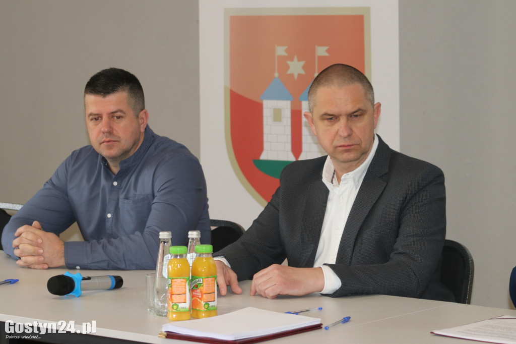 Podpisanie umowy na inwestycje drogowe w gminie Poniec