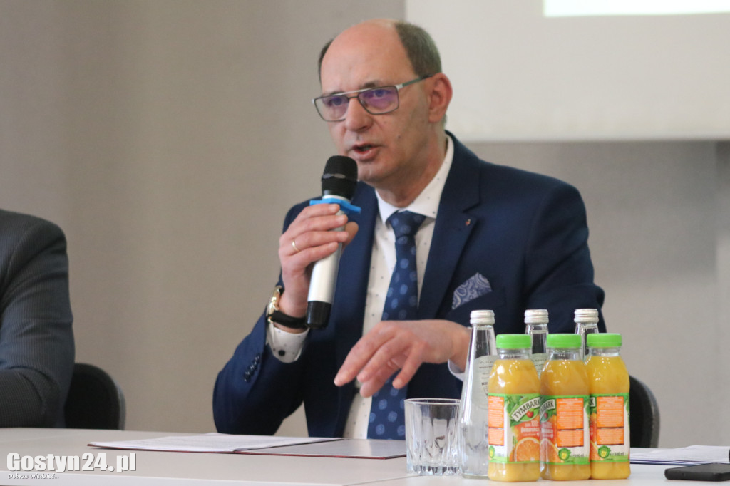Podpisanie umowy na inwestycje drogowe w gminie Poniec