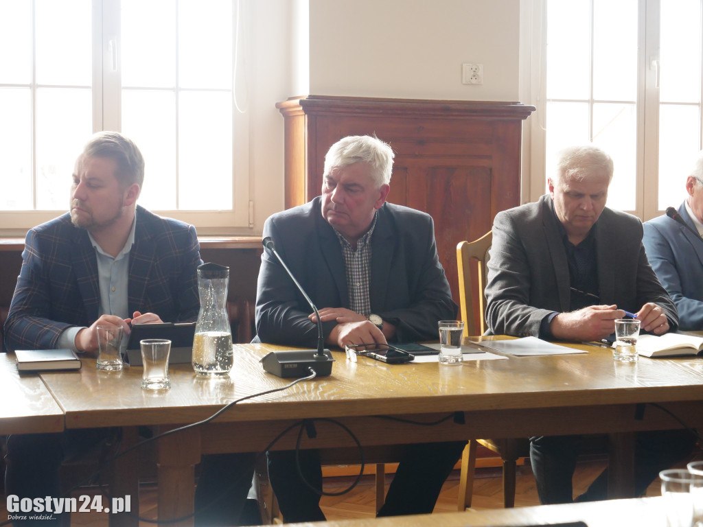 Protest mieszkańców na sesji Rady Miejskiej Gostynia