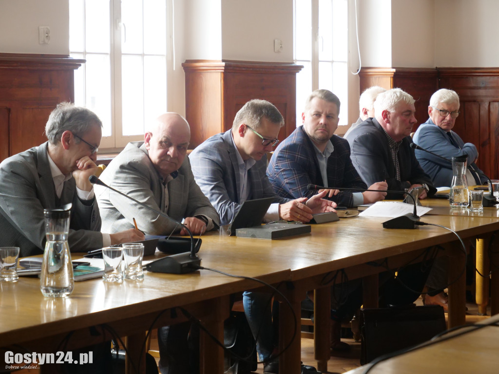 Protest mieszkańców na sesji Rady Miejskiej Gostynia