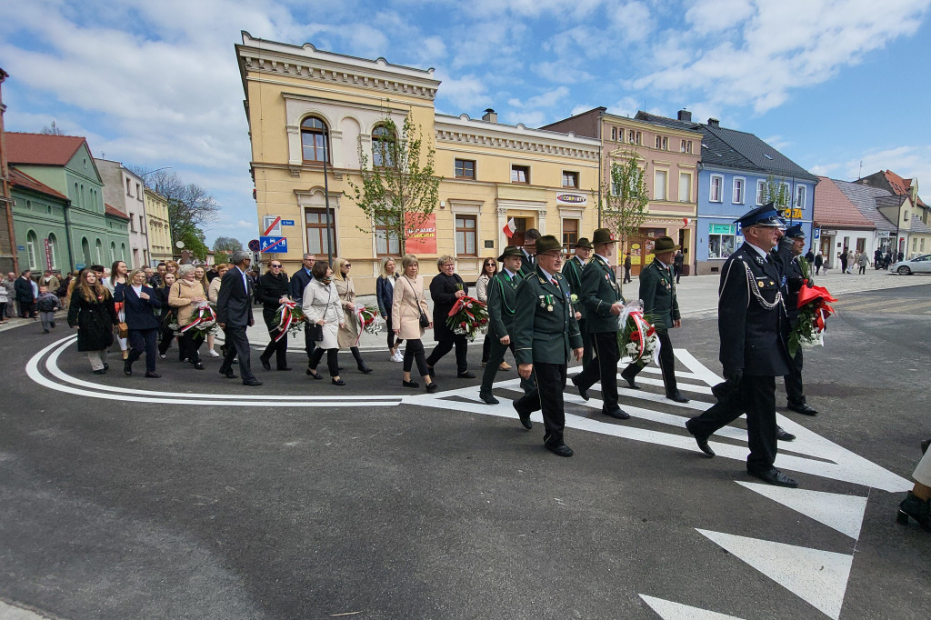 Obchody Konstytucji 3-go Maja na rynku w Krobi