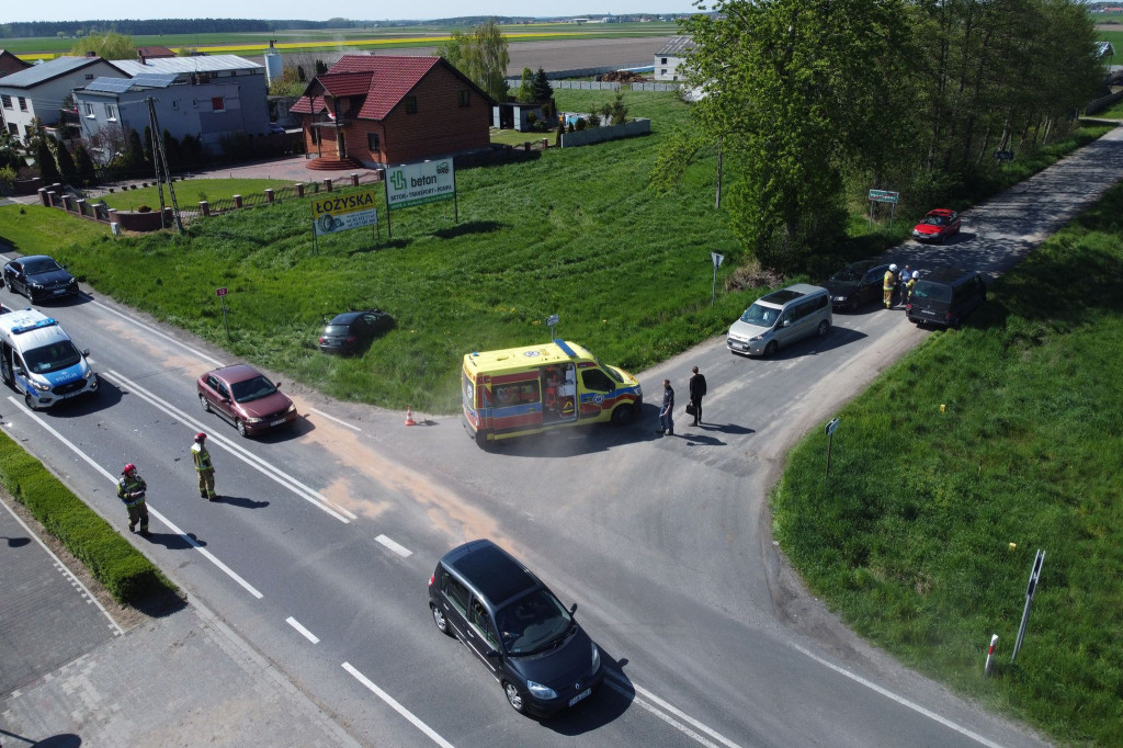 Wypadek na K12. Zderzyły się osobówki