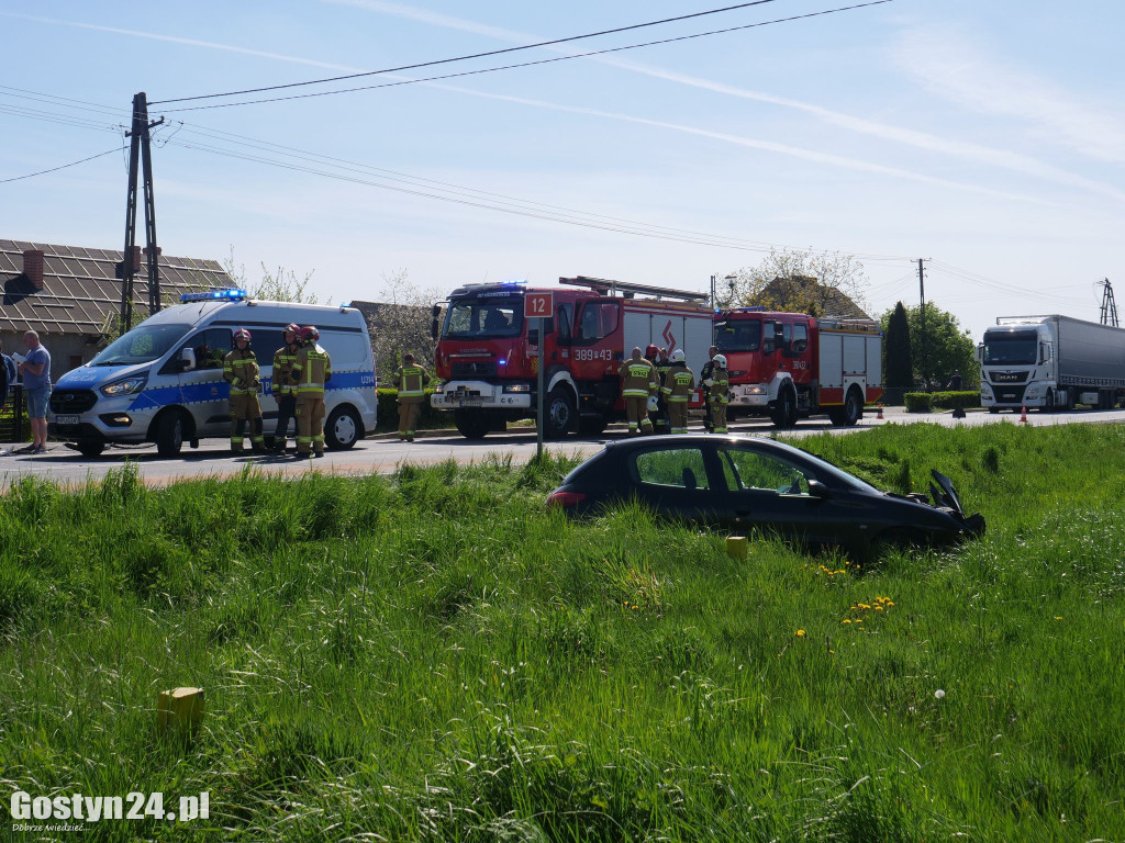 Wypadek na K12. Zderzyły się osobówki