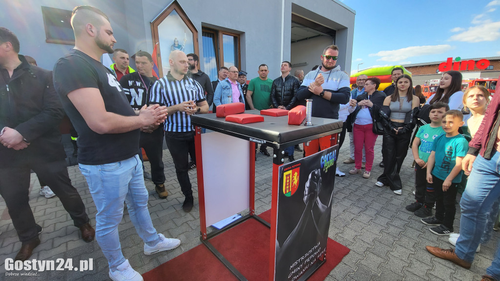 I Mistrzostwa Gminy Pępowo w Siłowaniu na Rękę