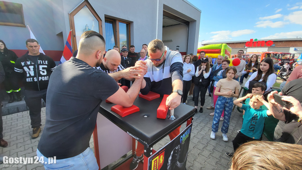 I Mistrzostwa Gminy Pępowo w Siłowaniu na Rękę