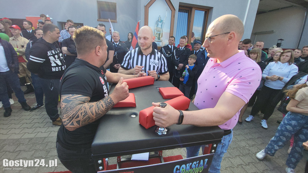 I Mistrzostwa Gminy Pępowo w Siłowaniu na Rękę