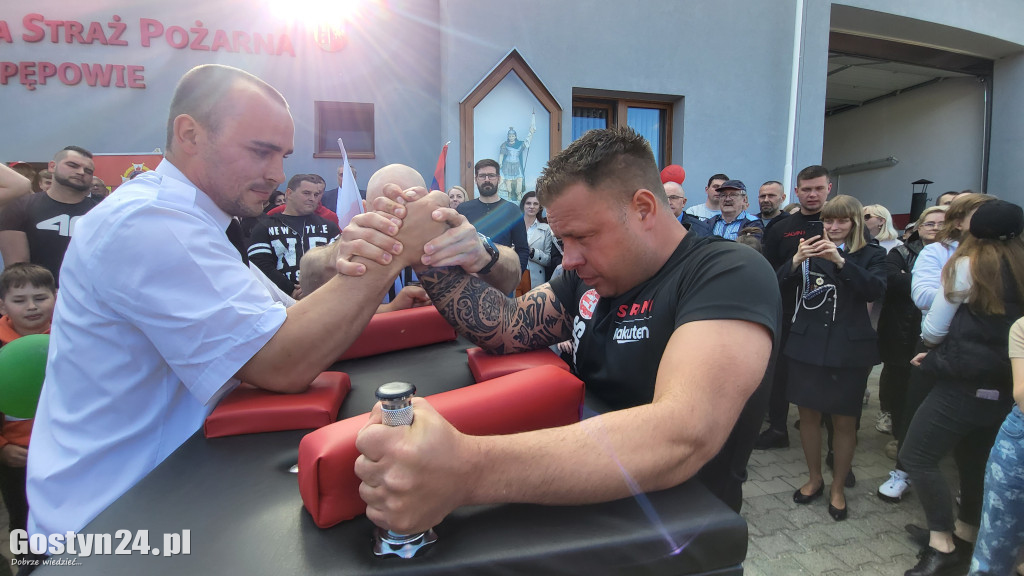 I Mistrzostwa Gminy Pępowo w Siłowaniu na Rękę
