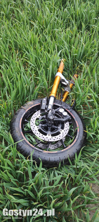 Motocyklista uderzył w barierkę. Był pijany