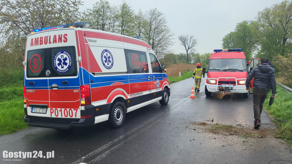 Wypadek w Łęce Małej. Dwie osoby potrzebowały pomocy