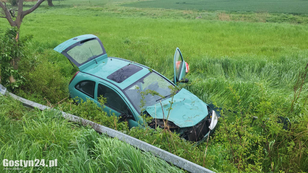 Wypadek w Łęce Małej. Dwie osoby potrzebowały pomocy