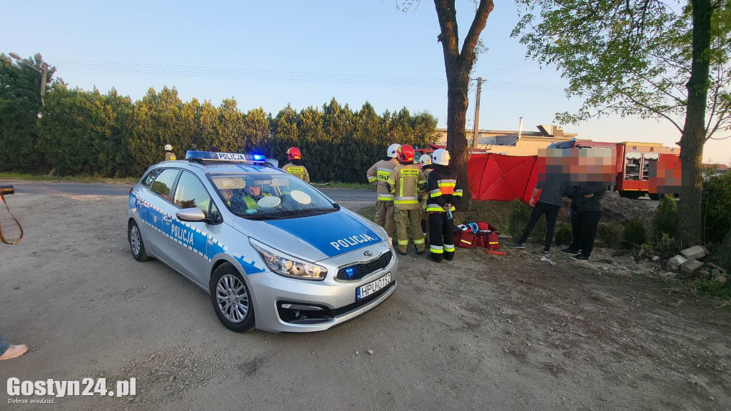 Wypadek z udziałem pięciu młodych ludzi pod Poniecem
