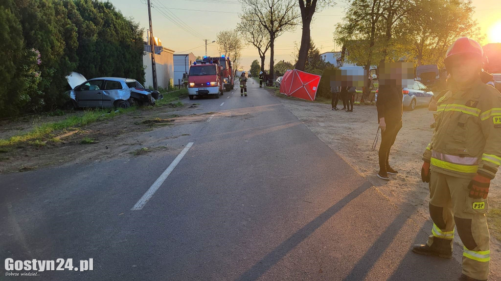 Wypadek z udziałem pięciu młodych ludzi pod Poniecem