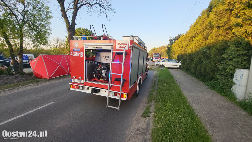 Wypadek z udziałem pięciu młodych ludzi pod Poniecem