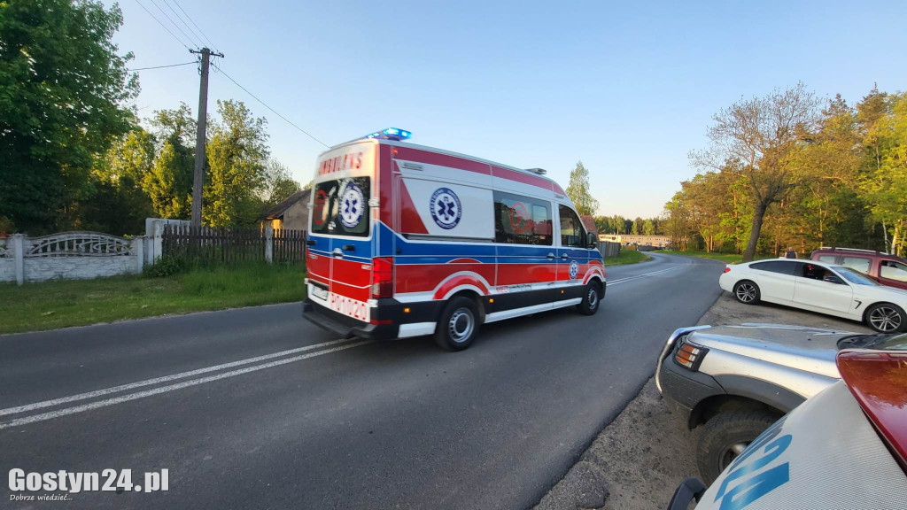 Wypadek z udziałem pięciu młodych ludzi pod Poniecem