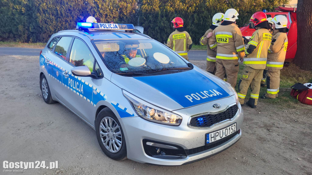 Wypadek z udziałem pięciu młodych ludzi pod Poniecem