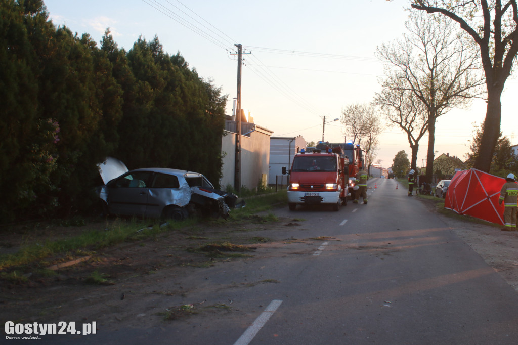 Wypadek z udziałem pięciu młodych ludzi pod Poniecem