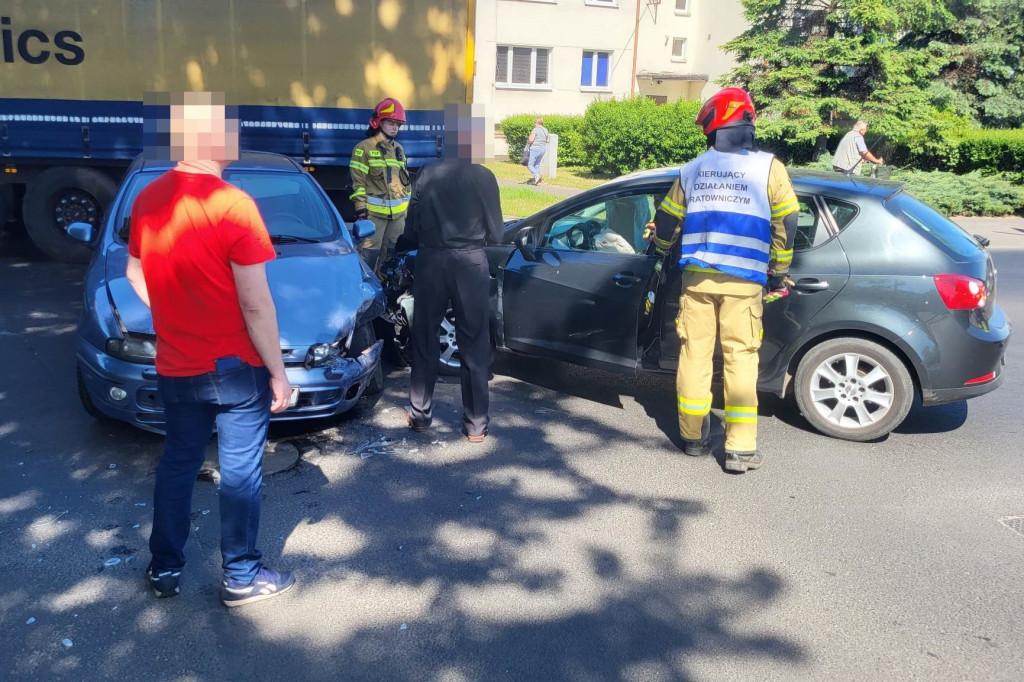 Kolizja samochodów przy gostyńskim kinie
