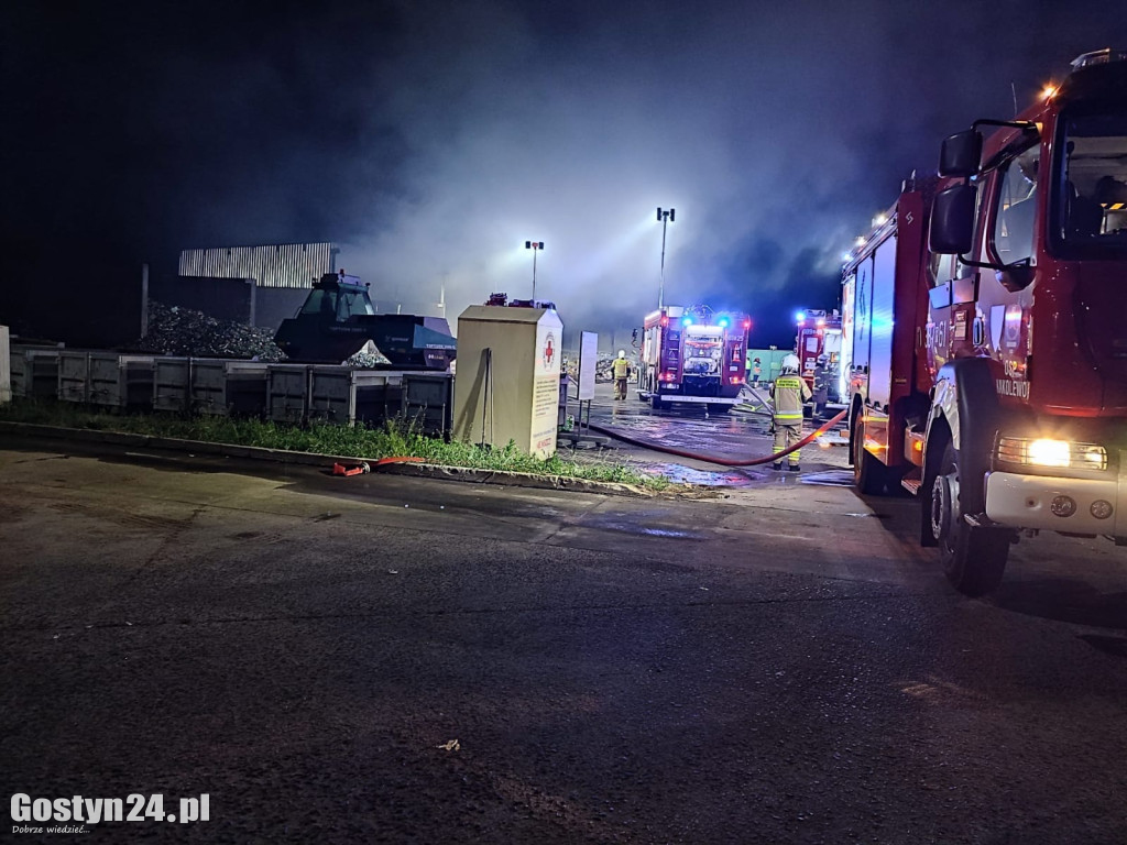 Nocny pożar na składowisku odpadów