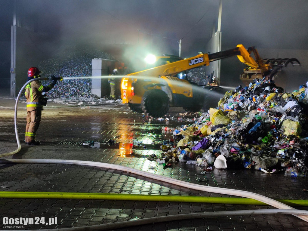 Nocny pożar na składowisku odpadów