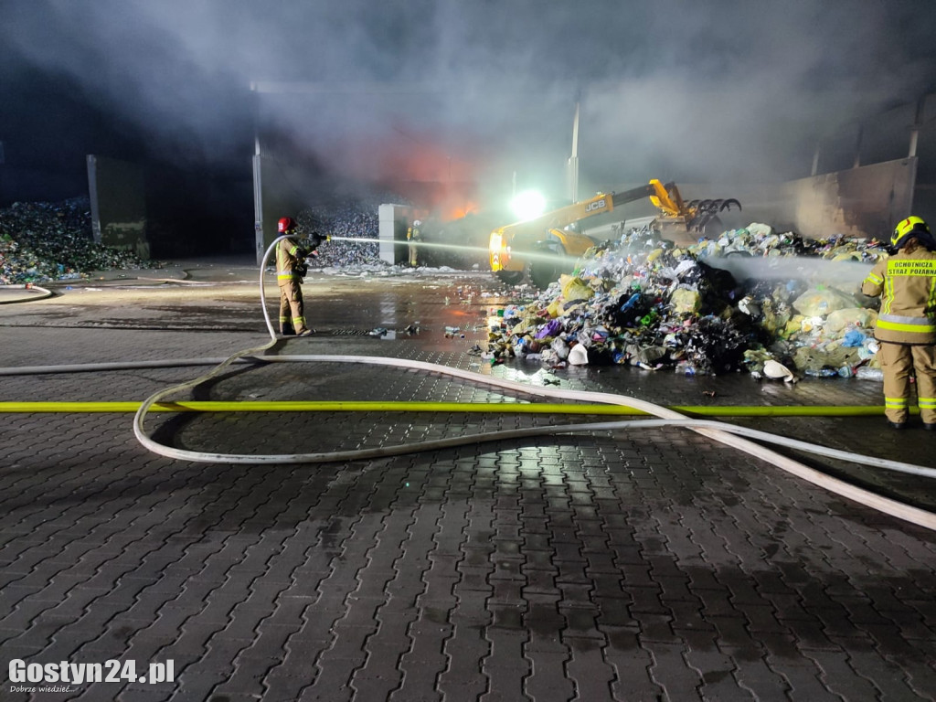 Nocny pożar na składowisku odpadów