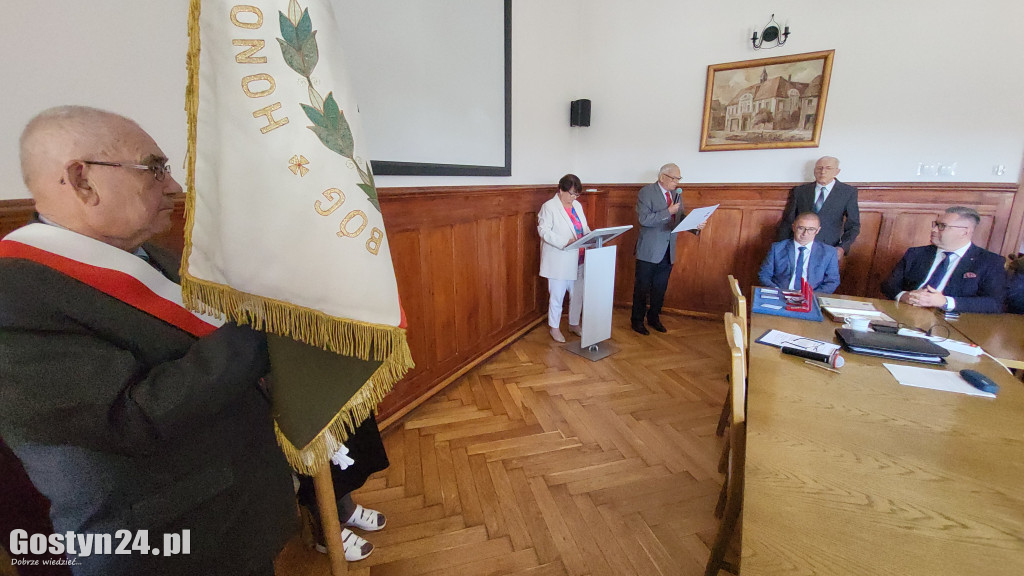 Odznaczenia kombatanckie dla burmistrza i radnych