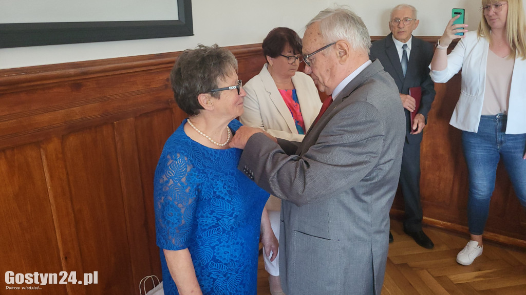 Odznaczenia kombatanckie dla burmistrza i radnych