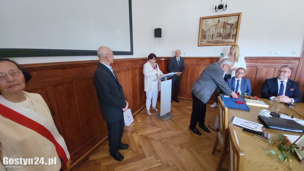 Odznaczenia kombatanckie dla burmistrza i radnych