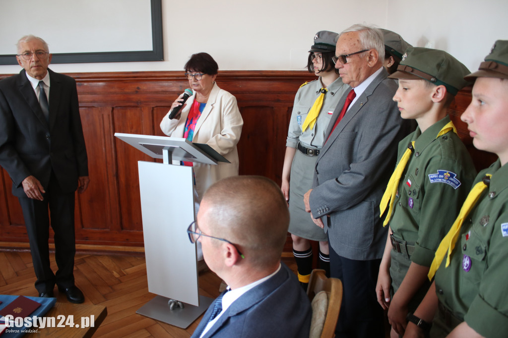 Odznaczenia kombatanckie dla burmistrza i radnych