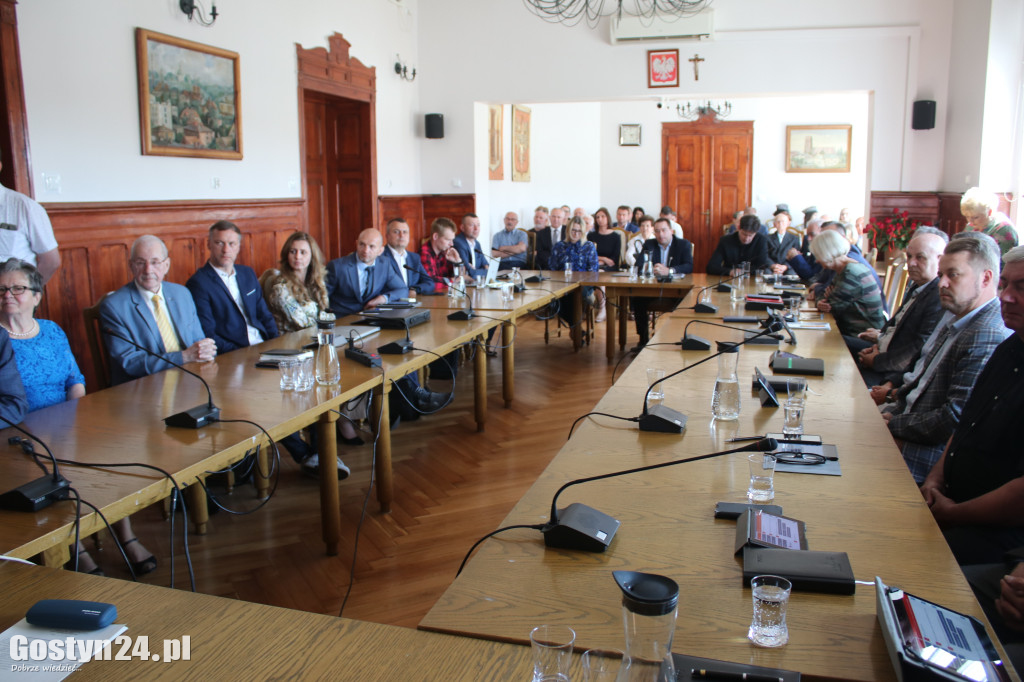 Odznaczenia kombatanckie dla burmistrza i radnych
