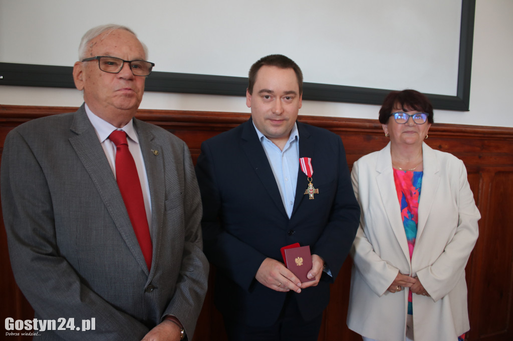 Odznaczenia kombatanckie dla burmistrza i radnych