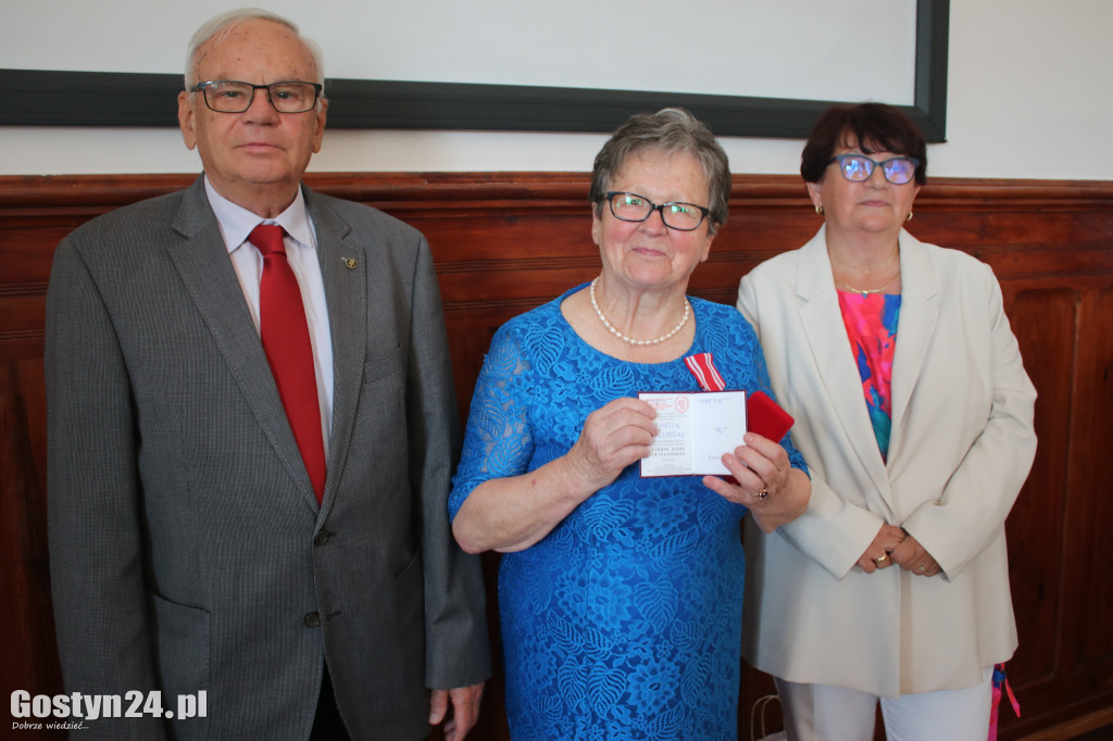 Odznaczenia kombatanckie dla burmistrza i radnych