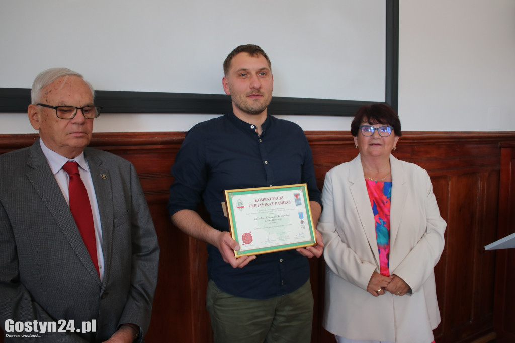 Odznaczenia kombatanckie dla burmistrza i radnych