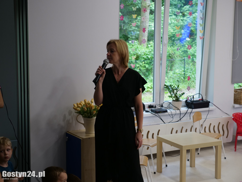 Rodzice przygotowali spektakl dla swoich dzieci w Karolewie