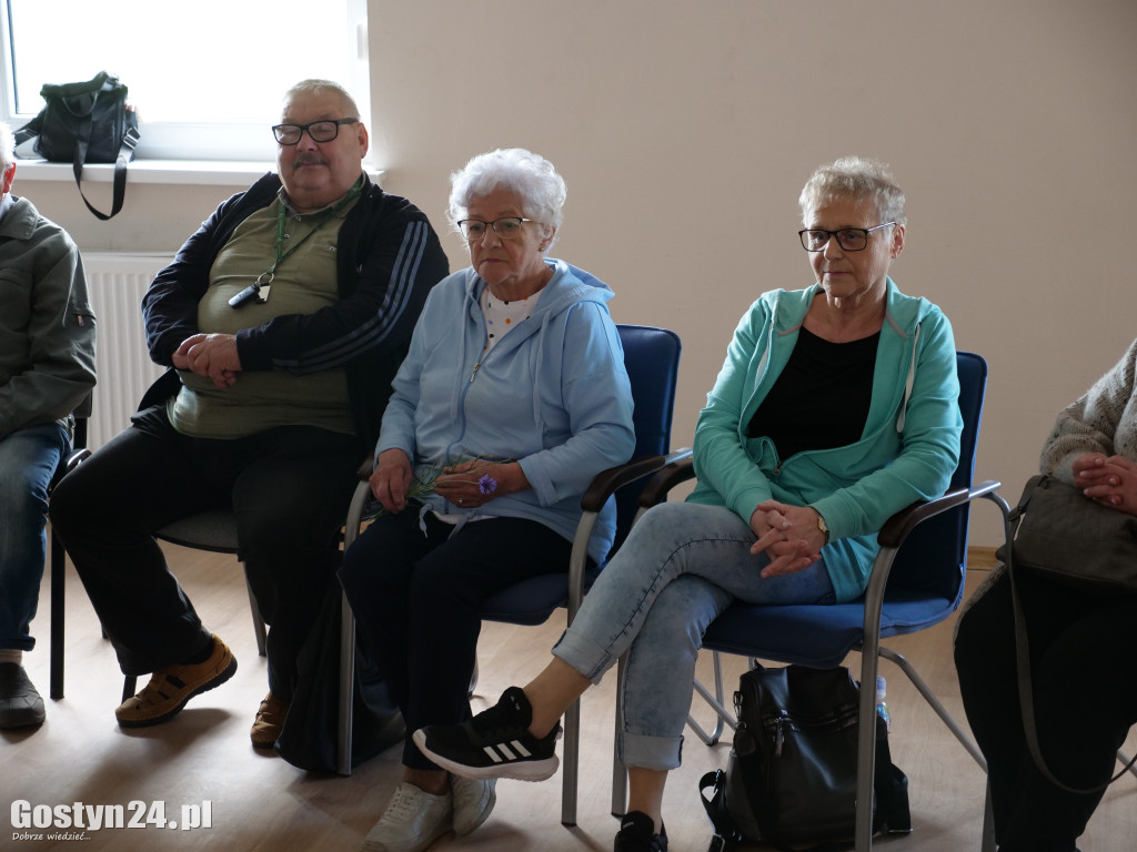 Szkolenie dla seniorów na strzelnicy w Ostrowie