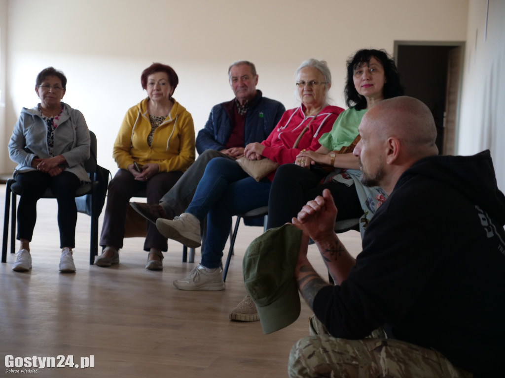Szkolenie dla seniorów na strzelnicy w Ostrowie