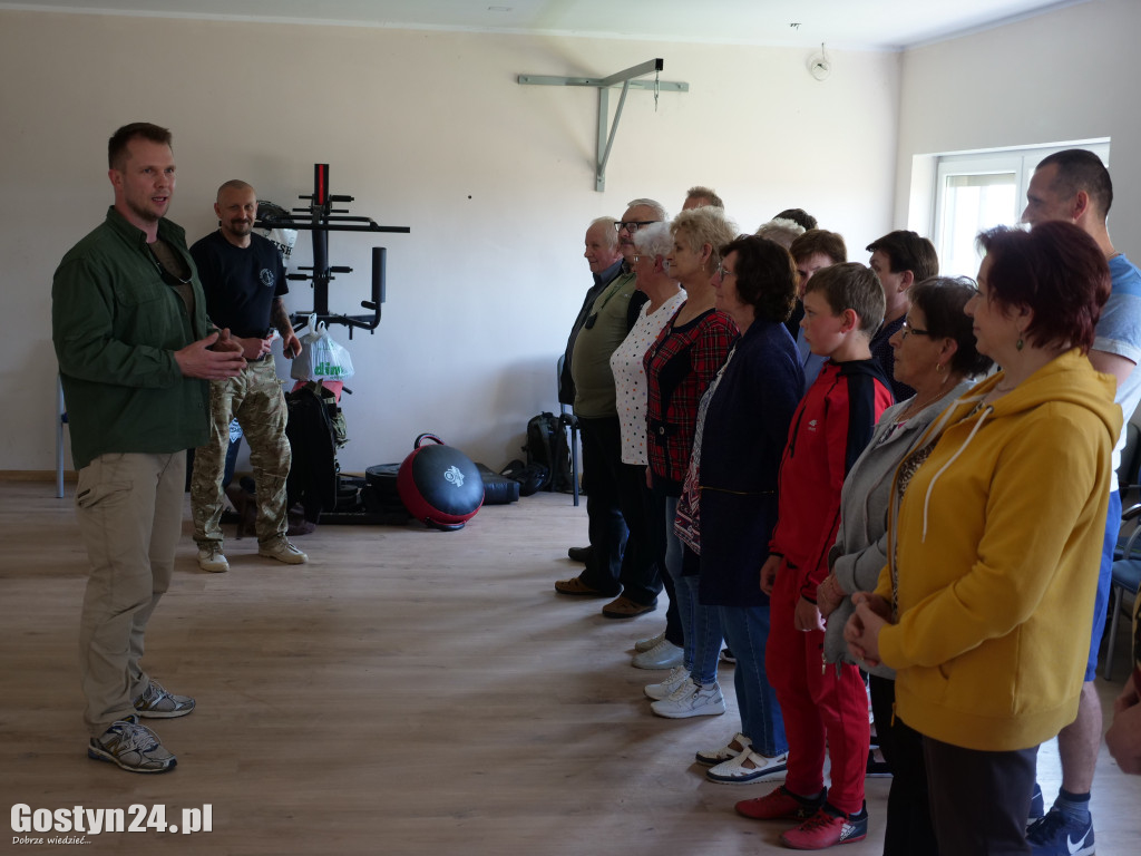 Szkolenie dla seniorów na strzelnicy w Ostrowie