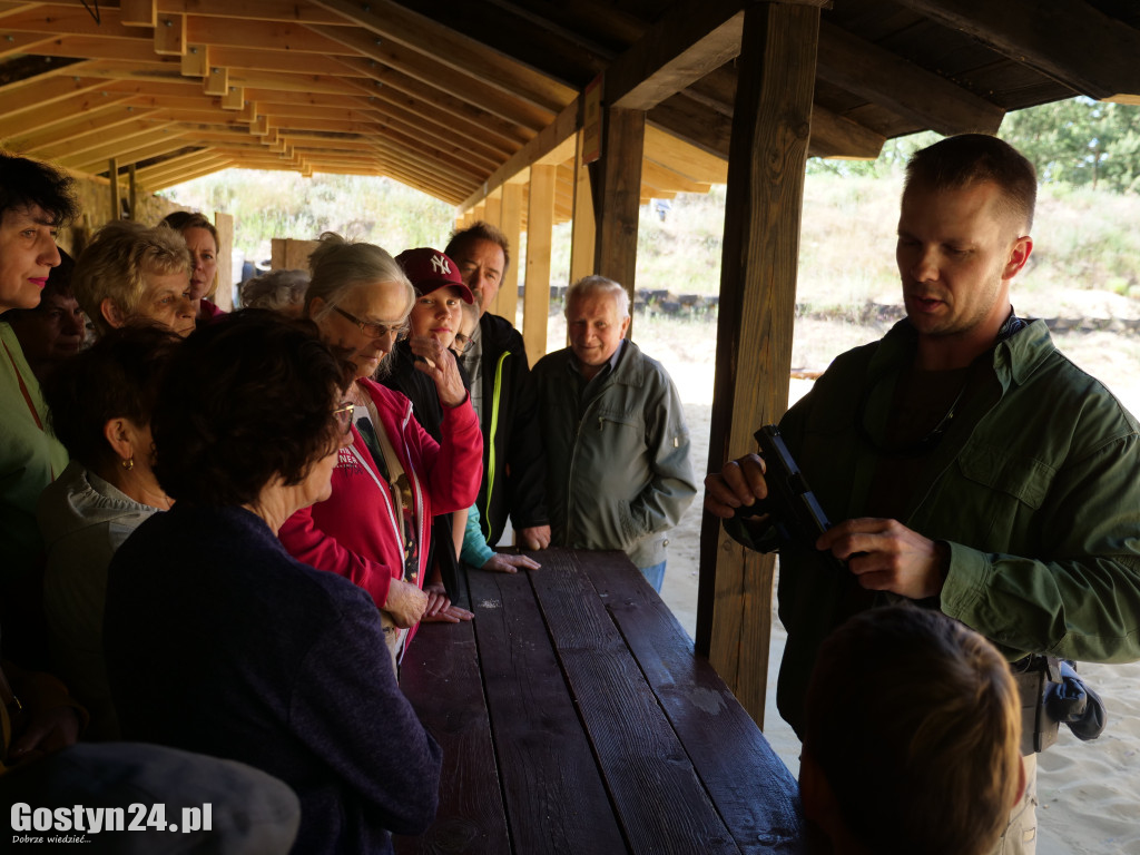 Szkolenie dla seniorów na strzelnicy w Ostrowie