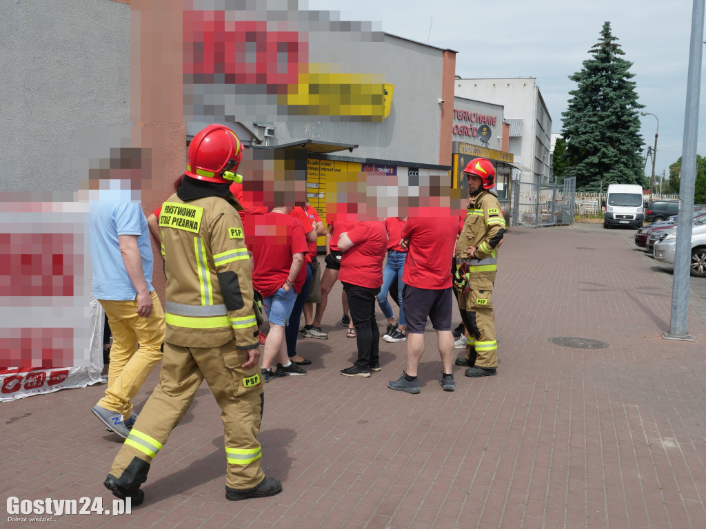 Pożar w markecie budowlanym w Gostyniu