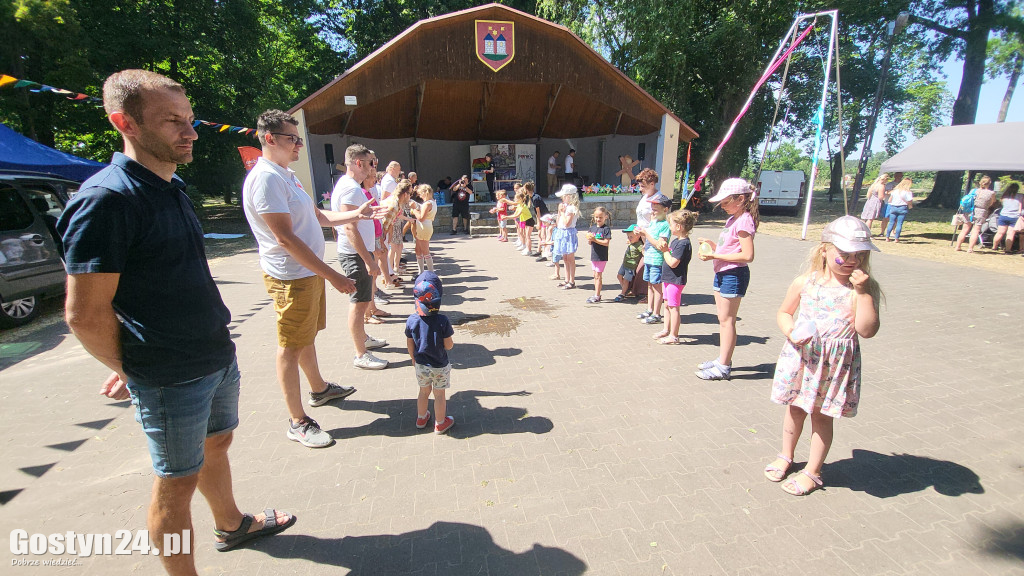 Dzień Wiatru w parku miejskim w Poniecu