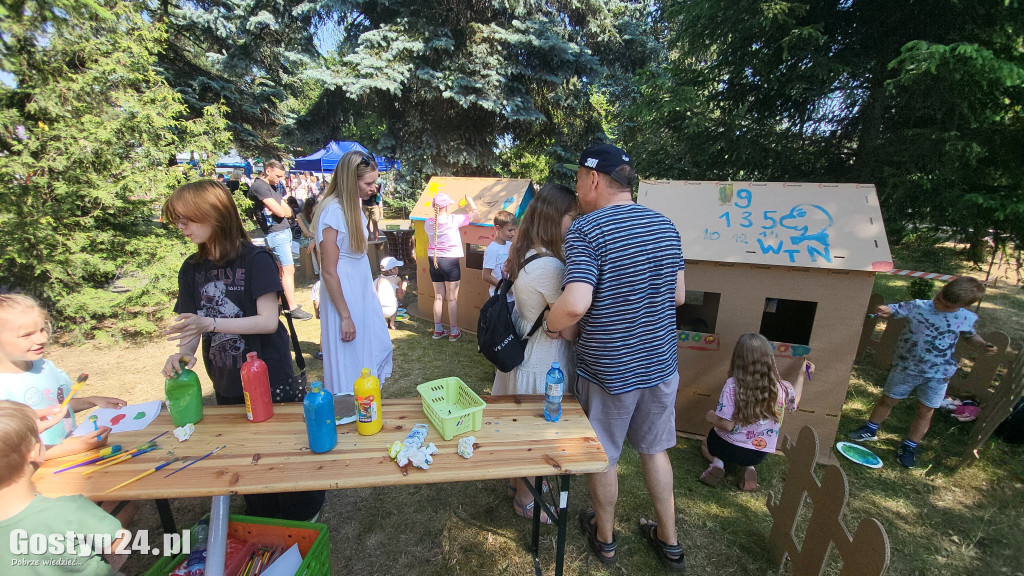 Festyn parafialny przy kościele w Piaskach