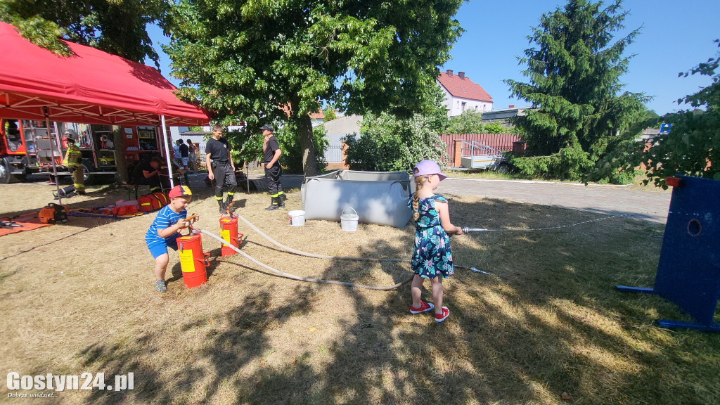 Festyn parafialny przy kościele w Piaskach