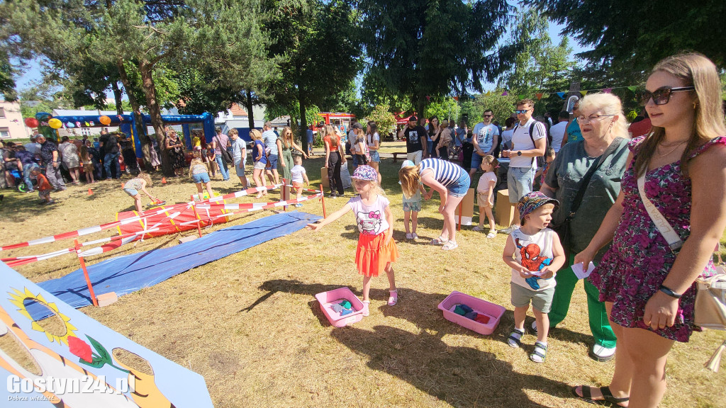 Festyn parafialny przy kościele w Piaskach