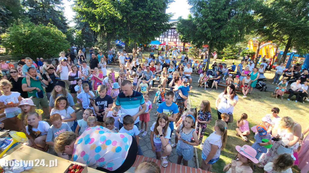 Festyn parafialny przy kościele w Piaskach
