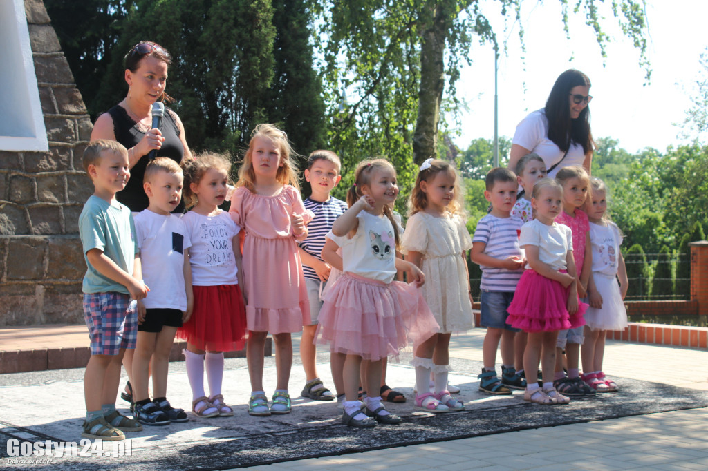 Festyn parafialny przy kościele w Piaskach