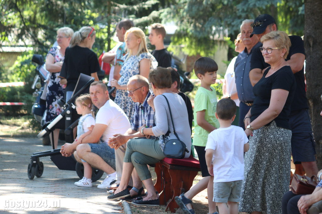 Festyn parafialny przy kościele w Piaskach