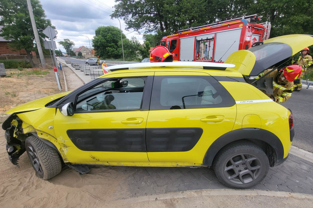 Zdarzenie z udziałem trzech samochodów w Brzeziu
