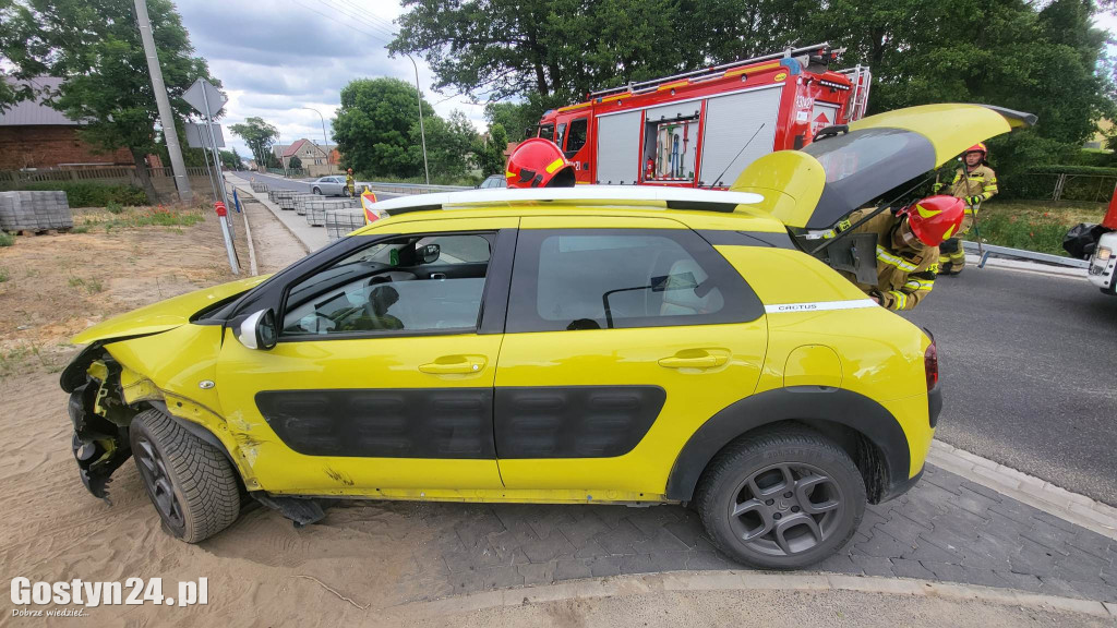 Zdarzenie z udziałem trzech samochodów w Brzeziu